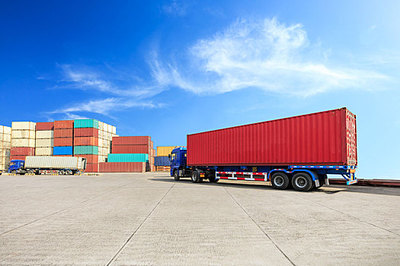 貨運(yùn)卡車(chē)