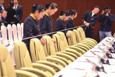 APEC峰會(huì)籌備首次全程演練，智能攝像頭精準(zhǔn)追蹤發(fā)言者，會(huì)議服務(wù)邁向科技新紀(jì)元